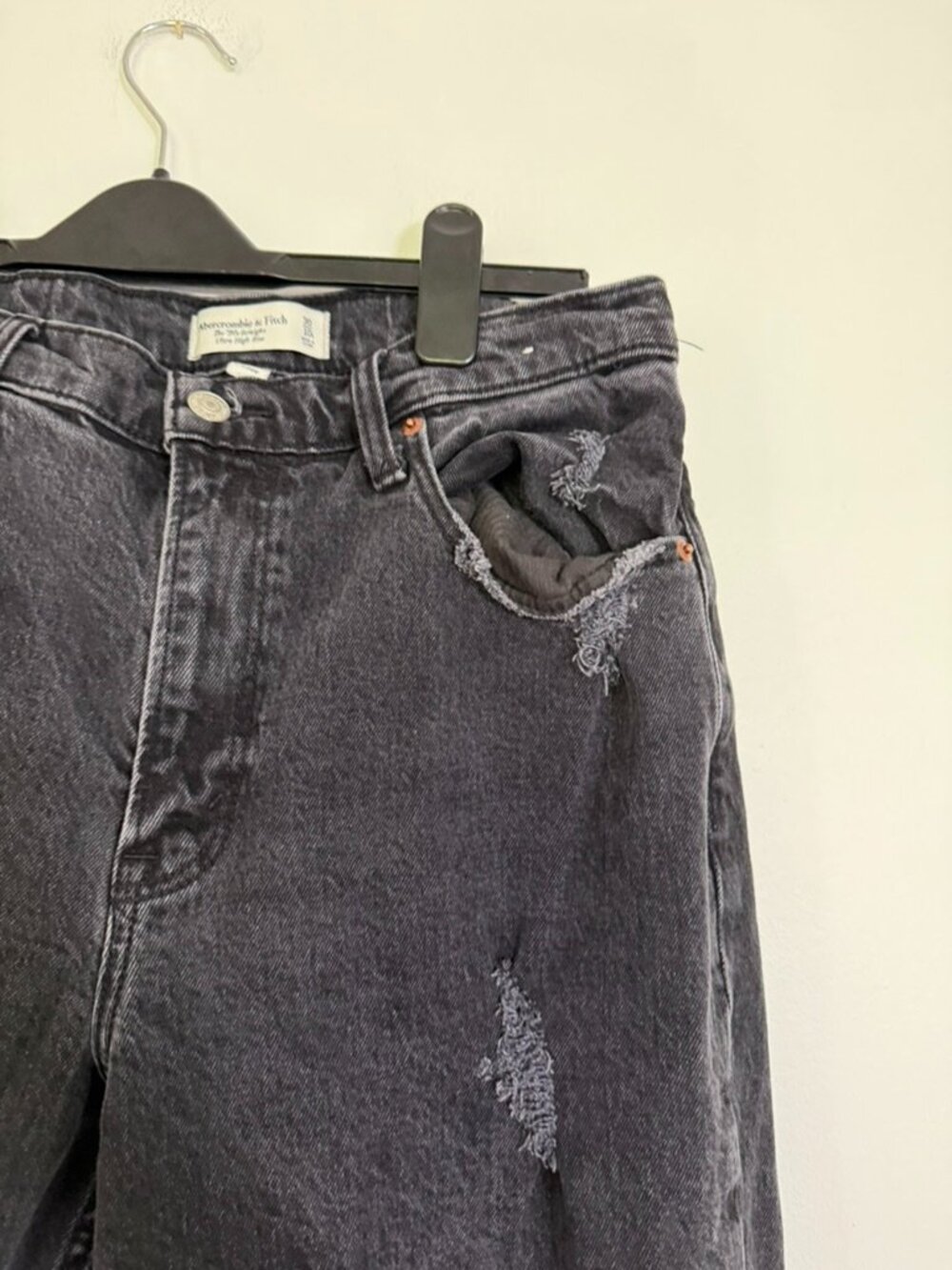$110 Abercrombie & Fitch Curve Love '90s Straight Ultra High Rise Jeans Size 30 - Picture 7 of 8